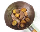 新じゃがと牛肉の黄金だしパック炒め♪♪作り方4写真