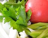 トマトとセロリ、玉ねぎの麻婆ソース炒め♪作り方1写真