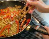 子供も大好き！パプリカの甘辛焼きそば作り方5写真