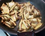 野菜高騰レシピ！きのこのオイスター炒め作り方3写真