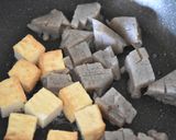 厚揚げ豆腐とこんにゃくの甘辛味噌炒め作り方2写真