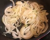 ジャガイモと玉ねぎの粉チーズ炒め作り方2写真