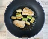 【椎茸粉使用】カジキマグロのピリ辛梅炒め作り方1写真