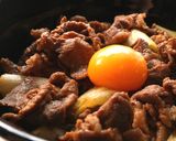 レンジで簡単！黄金比の割り下！すき焼き丼作り方1写真
