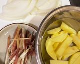 簡単！ミョウガとじゃがいもの味噌汁作り方1写真