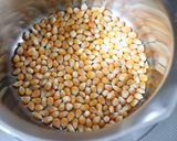 手軽におやつ♪カレー風味のポップコーン作り方1写真
