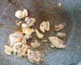時短鶏ももとレンコンの甘辛味噌炒め（鶏肉作り方3写真