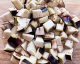 茄子と豚肉の蜂蜜バター醤油炒め作り方1写真