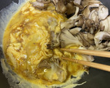 牡蠣と卵と舞茸の蒸し焼き作り方4写真