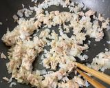 ツナと玉ねぎのワンパンカルボナーラ作り方2写真