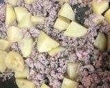 じゃがいもと豚ひき肉の甘辛炒め作り方3写真
