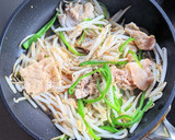 豚バラ肉ともやしの牡蠣だし醤油炒め作り方7写真