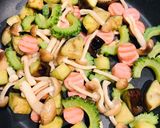 サバみりんと魚肉ソーセージの炒めもの作り方3写真