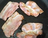 膜の張った目玉焼きとカリカリベーコン作り方5写真