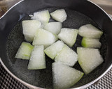 セロリの葉活用！冬瓜とセロリのそぼろ煮作り方1写真