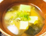 ほっとするシンプル豆腐とワカメの味噌汁作り方5写真