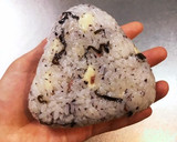 和洋折衷☆梅紫蘇と昆布とチーズのおにぎり作り方6写真