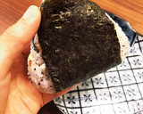 和洋折衷☆梅紫蘇と昆布とチーズのおにぎり作り方8写真