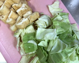 キャベツと油揚げの生姜醤油炒め作り方1写真
