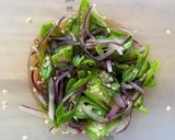 オクラと赤玉ねぎの酢の物作り方6写真