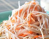 にぎやかサラダ蕎麦と梅風味の豆腐だれ♪作り方2写真