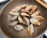 大葉とチーズ入りおろしポン酢がけ和風餃子作り方4写真