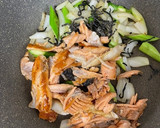 焼きほぐし鮭とアスパラの塩昆布バター炒め作り方4写真