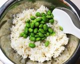 混ぜるだけ。夏に見た目涼やか「枝豆ご飯」作り方2写真