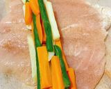 ☆三色野菜と鶏胸肉のロール焼き☆作り方3写真