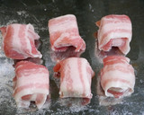 お弁当！豚唐揚げ☆肉巻き魚肉ソーセージ作り方1写真