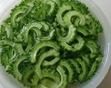簡単！ゴーヤと豚肉の味噌炒め作り方1写真