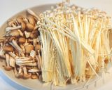簡単♪きのこでペペロンチーノ作り方1写真