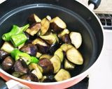なすと鶏もも肉の味噌炒め作り方2写真
