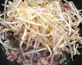 台湾拉麺の素でもやしとひき肉の焼きそば作り方2写真