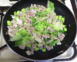 ＊枝豆入り♪レタスと豚肉の塩麹炒め＊作り方7写真