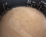 焼肉のタレと鳥ミンチの炊飯器で簡単おこわ作り方1写真