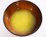 レンジ で☆落とし卵ときのこのお味噌汁作り方1写真