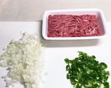 ひき肉と卵の三角バーグ作り方1写真
