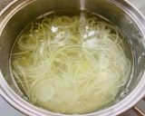 韓国風・玉ねぎとわかめのスープ作り方2写真