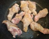 とり手羽元ごぼうニンジンの煮物作り方5写真