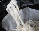 「焼うどん」用に、茹でうどんの下ごしらえ作り方2写真