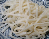 「焼うどん」用に、茹でうどんの下ごしらえ作り方4写真