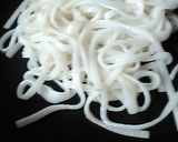 「焼うどん」用に、茹でうどんの下ごしらえ作り方6写真