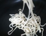 「焼うどん」用に、茹でうどんの下ごしらえ作り方7写真