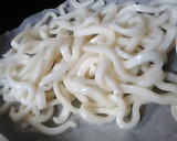 「焼うどん」用に、茹でうどんの下ごしらえ作り方8写真