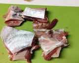 まぐろのカマでスペアリブ♪作り方1写真