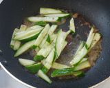 胡瓜と豚切り落としの炒め物(中華)作り方8写真