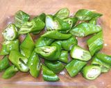 さんまの缶詰め万願寺とうがらしレンジ蒸し作り方1写真