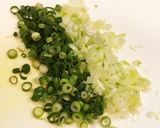 ピリリと旨辛☆鶏とネギの柚子胡椒炒飯作り方1写真
