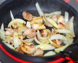 炒めてこってり♡親子丼作り方2写真